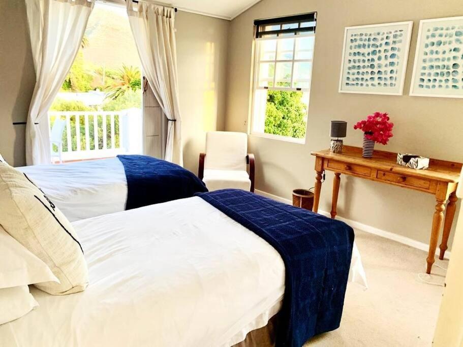 Bougainvillea House - The Heart Of Simonstown * Simon's Town