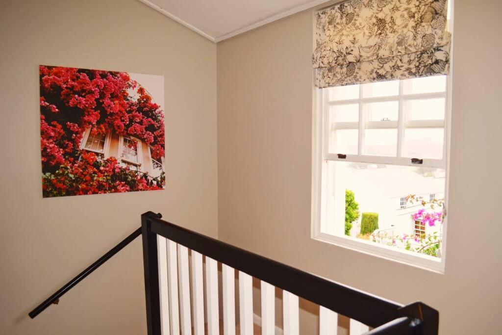 Bougainvillea House - The Heart Of Simonstown Apartment