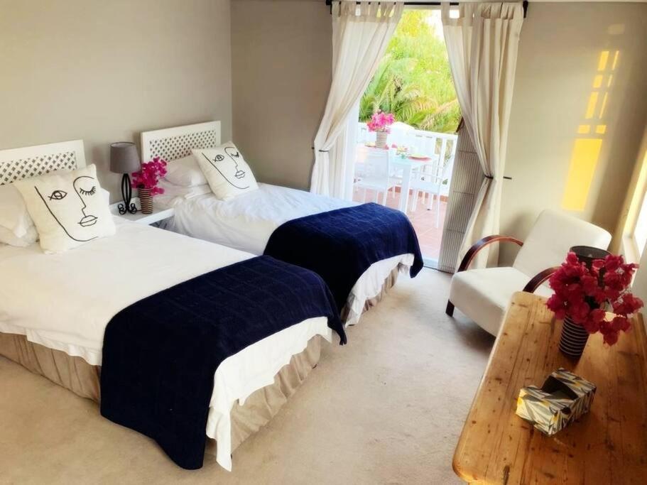 Bougainvillea House - The Heart Of Simonstown * Simon's Town